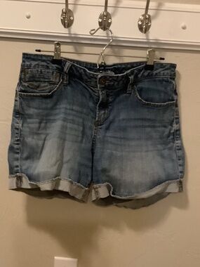 Apt 9 jean shorts for women, size 10
